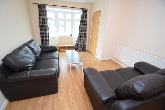 1 Bedroom Town House To Rent In Stretford Road, Hulme, Manchester., M15