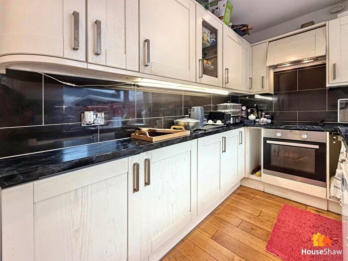 2 Bedroom Maisonette For Sale In Waterside, Chesham, HP5