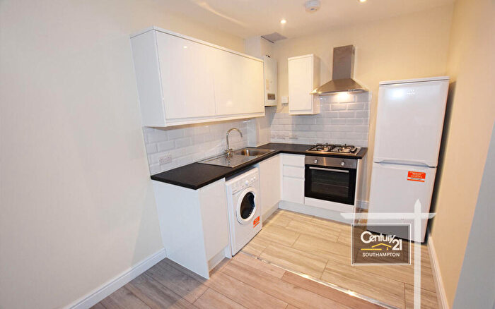 2 Bedroom Flat To Rent In |Ref: |, Belmont Road, Southampton, SO17