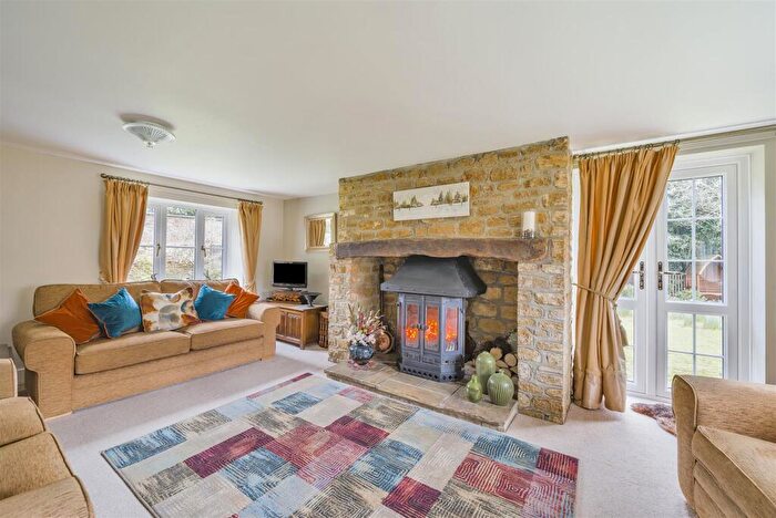 4 Bedroom Detached House For Sale In Mill Lane, Chideock, Bridport, DT6
