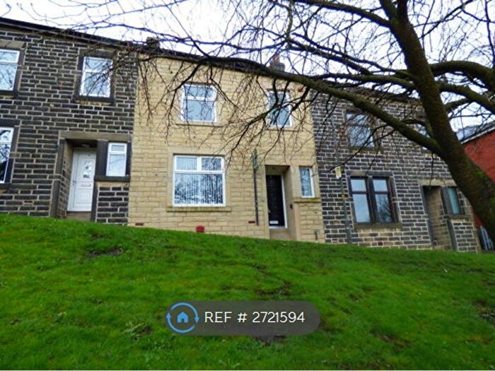 3 Bedroom Terraced House To Rent In Worswick Crescent, Rossendale, BB4