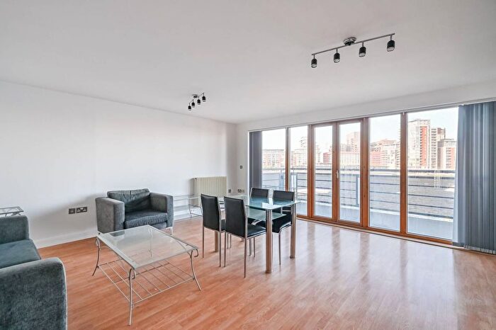 2 Bedroom Flat To Rent In Western Beach Apartments, Docklands, London, E16