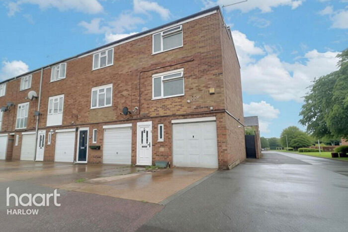 3 Bedroom Town House For Sale In Brockles Mead, Harlow, CM19