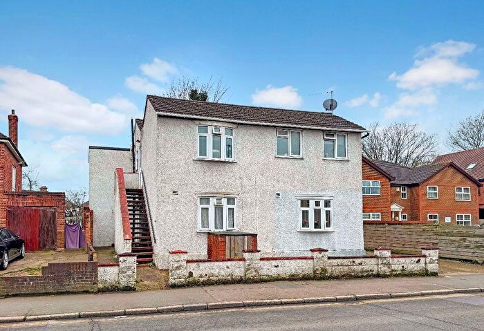 2 Bedroom Flat To Rent In New Heston Road, Heston, TW5