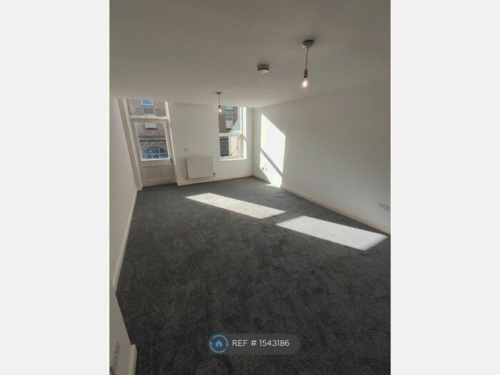 2 Bedroom Flat To Rent In Baldwin Ward, Halifax, HX1