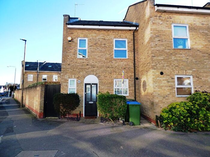 3 Bedroom Semi-Detached House To Rent In Enderby Street, London, SE10