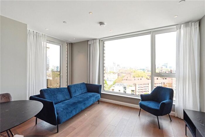 1 Bedroom Flat To Rent In Phoenix Court, Kennington Lane, SE11