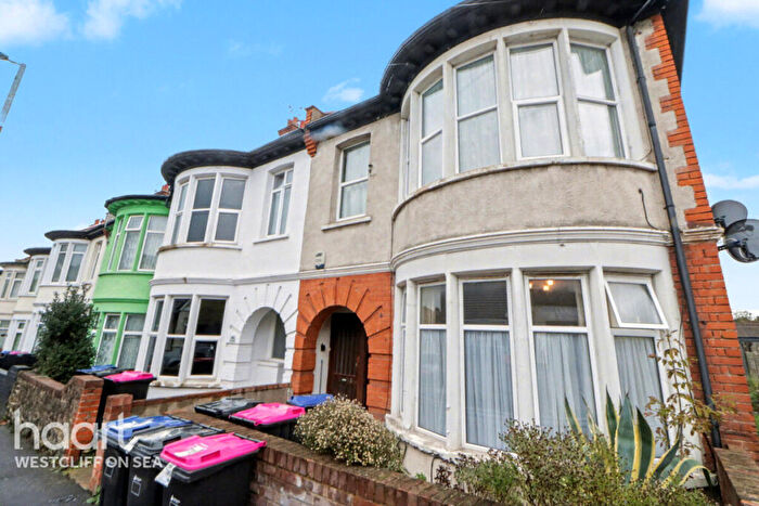 1 Bedroom Flat For Sale In Glenwood Avenue, Westcliff-On-Sea, SS0