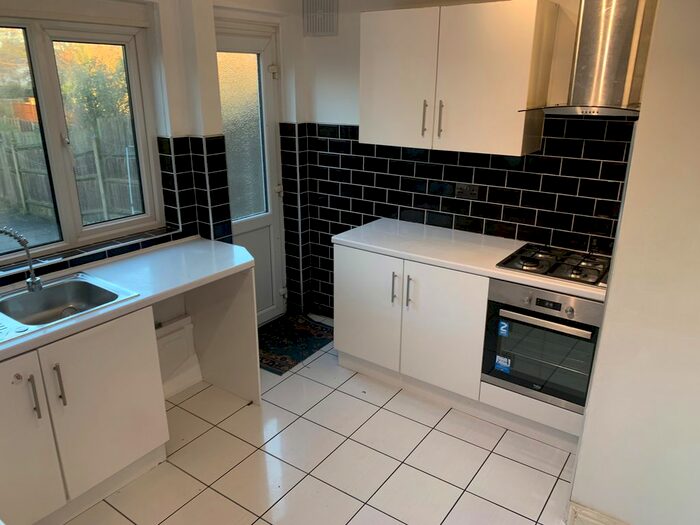 3 Bedroom Semi-Detached House To Rent In Vimy Road, Moseley, Birmingham, B13