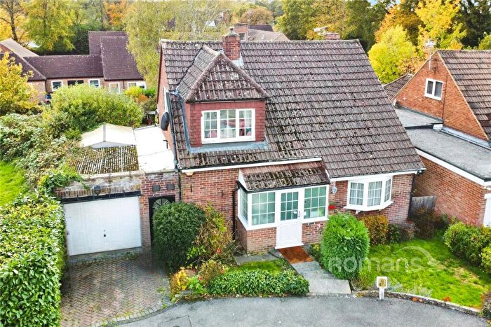 2 Bedroom Detached House For Sale In Cedars Close, Sandhurst, Berkshire, GU47