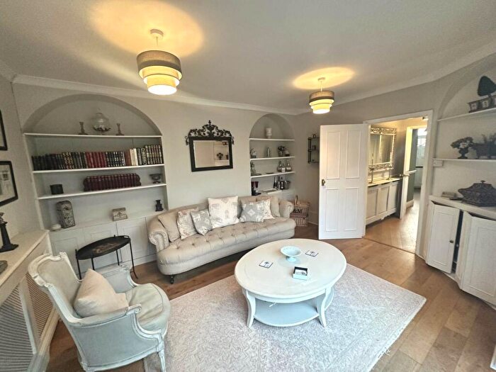 4 Bedroom Town House To Rent In Upton Close, Henley On Thames, RG9