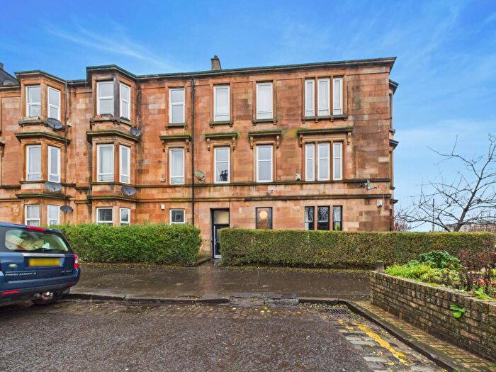 3 Bedroom Flat For Sale In Leven Street, Pollokshields, G41