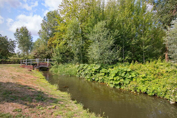 3 Bedroom Detached House For Sale In Deenethorpe, Corby, Northamptonshire, NN17