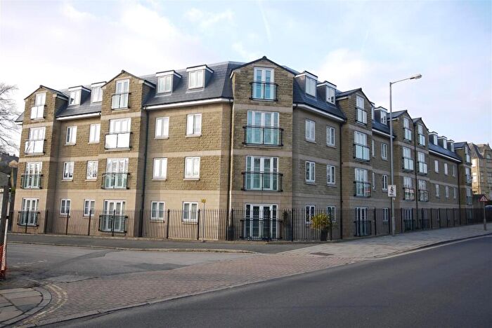 2 Bedroom Apartment To Rent In The Hub, Caygill Terrace, Halifax, HX1
