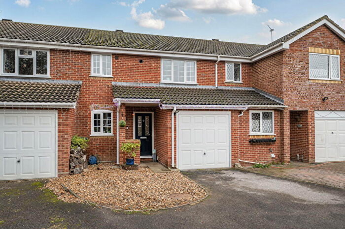 3 Bedroom Terraced House For Sale In Mulberry Way, Chineham, RG24