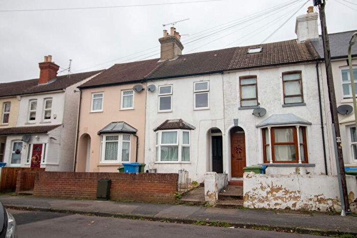 3 Bedroom Terraced House To Rent In Connaught Road, Aldershot, GU12