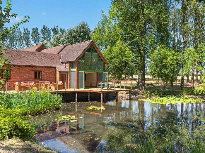 7 Bedroom Barn Conversion For Sale In Boddington Road Claydon Banbury, Oxfordshire, OX17