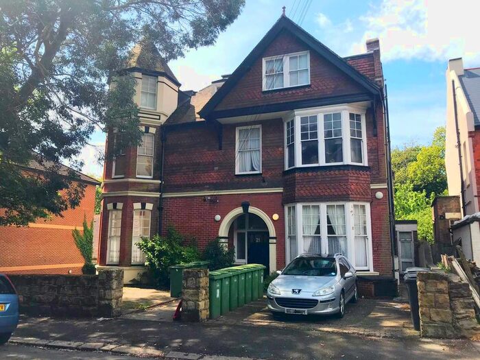 2 Bedroom Flat To Rent In Woodland Vale Road, St. Leonards-On-Sea, TN37