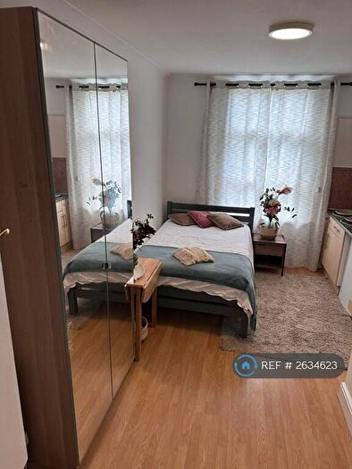 Studio To Rent In Fordwych Road, London, NW2