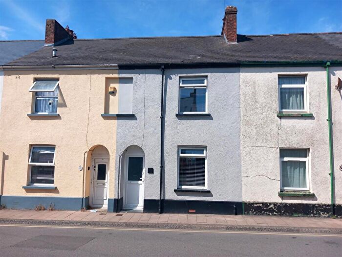 3 Bedroom House For Sale In New Street, Torrington, EX38