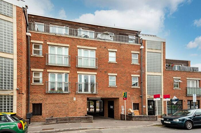 2 Bedroom Flat To Rent In Southsea Road, Kingston, Kingston Upon Thames, KT1