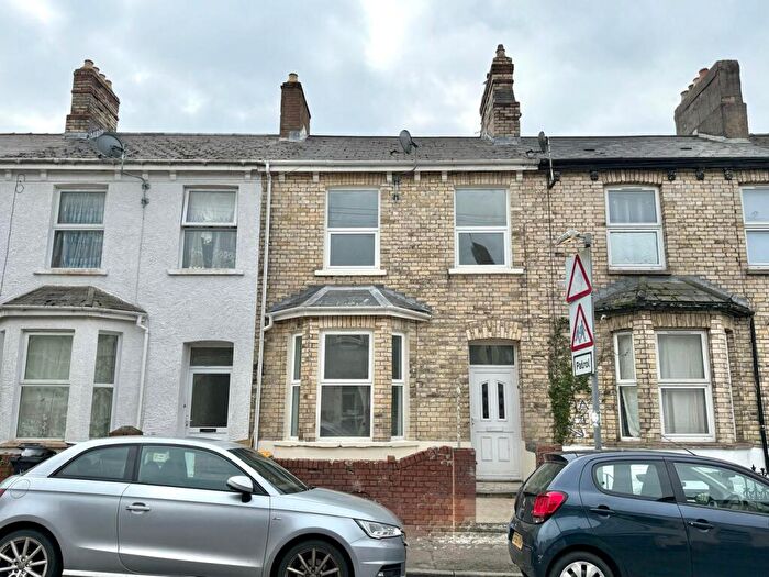 4 Bedroom Terraced House For Sale In Fairoak Avenue, Newport, NP19