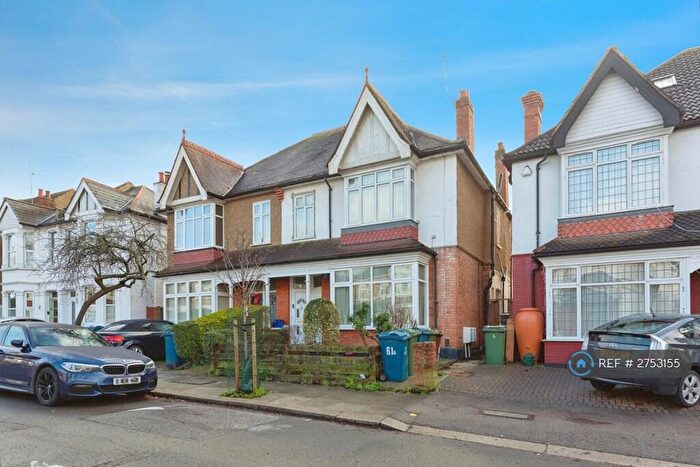 2 Bedroom Flat To Rent In Cunningham Park, Harrow, HA1