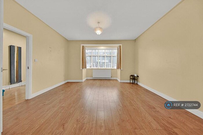 3 Bedroom Terraced House To Rent In St. Edmunds Road, Ilford, IG1