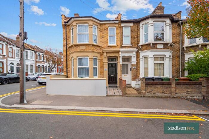 3 Bedroom End Of Terrace House For Sale In First Avenue, Walthamstow, E17