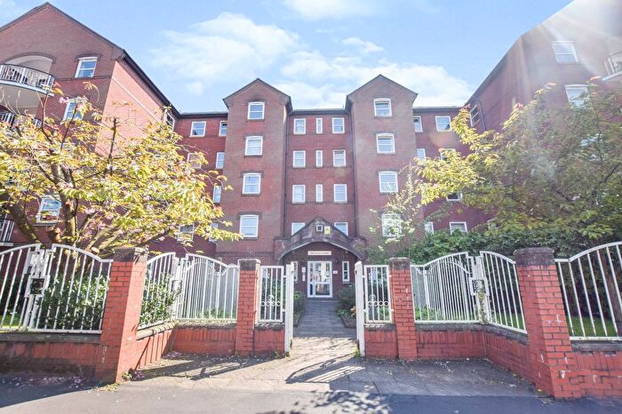 1 Bedroom Flat To Rent In Melrose Apartments, Hathersage Road, Manchester, M13