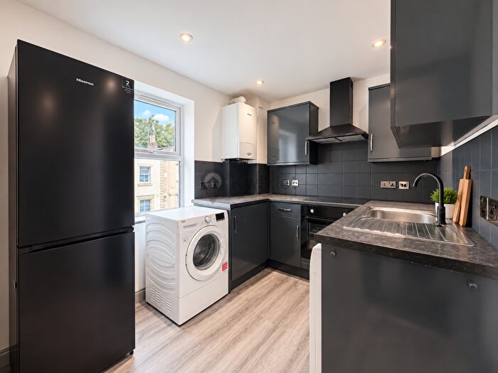 3 Bedroom Flat To Rent In Flat, Clouds Hill Road, Bristol, Bristol, BS5