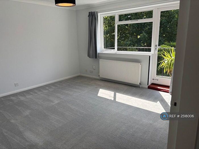 1 Bedroom Flat To Rent In Redwood Court, Surbiton, KT6