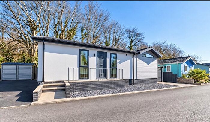 1 Bedroom Park Home For Sale In Mill Gardens, Blackpill, Swansea, SA3