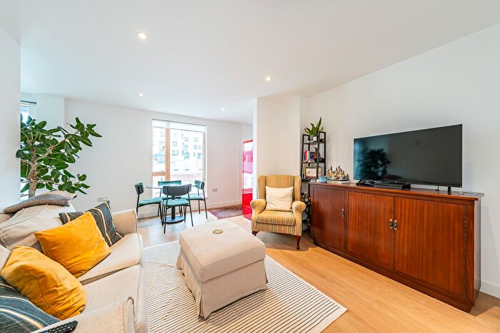 1 Bedroom Flat For Sale In Carpenters Place, London, SW4