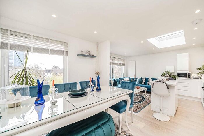 2 Bedroom Flat For Sale In Cambridge Road North, Chiswick, W4