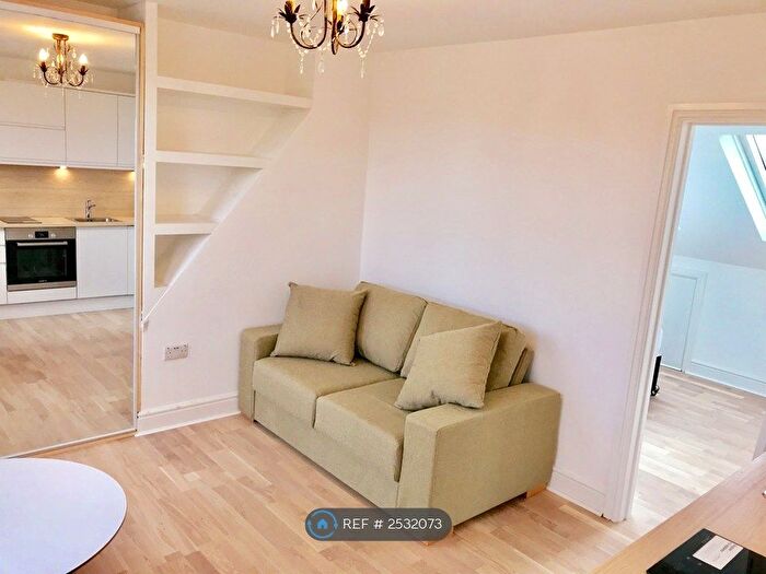 1 Bedroom Flat To Rent In Irving Road, London, W14