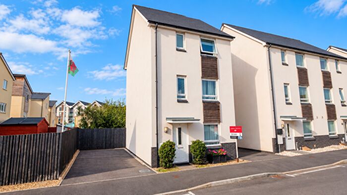 4 Bedroom Town House For Sale In Tonnant Road, Pentrechwyth, Swansea, SA1