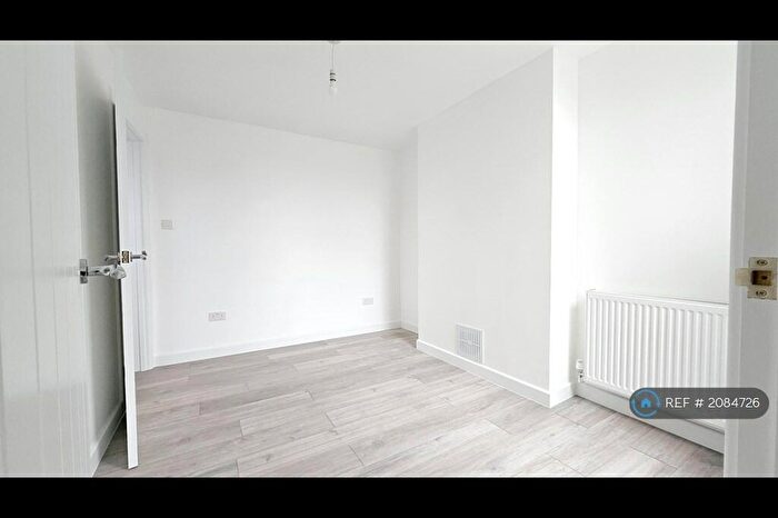 2 Bedroom End Of Terrace House To Rent In Brook Street, Erith, DA8