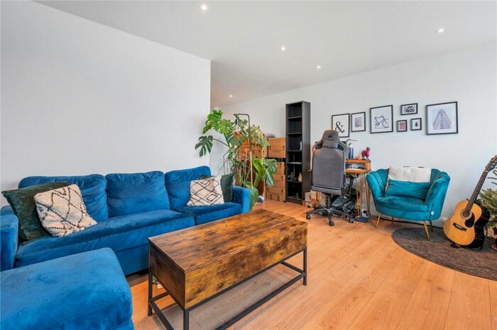 1 Bedroom Apartment To Rent In Balmes Road, London, N1