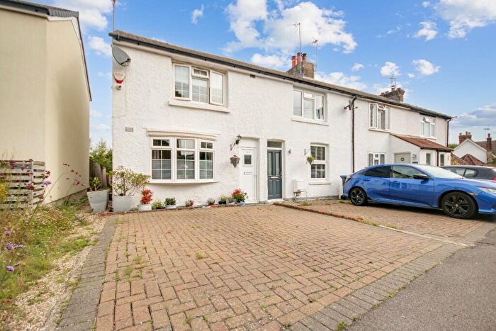 3 Bedroom End Of Terrace House For Sale In Hermitage Road, East Grinstead, West Sussex, RH19