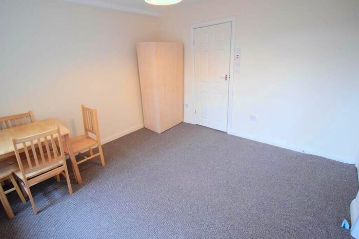 Studio To Rent In Brentmead Place, London, NW11