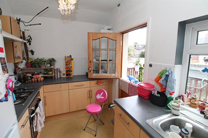 3 Bedroom Flat To Rent In Whitchurch Road, Heath, Cardiff, CF14