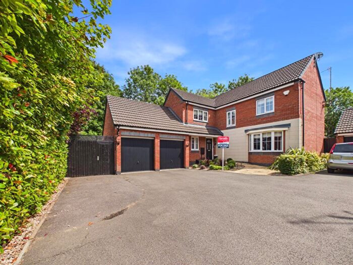 4 Bedroom Detached House For Sale In Homerton Vale, Mickleover, DE3