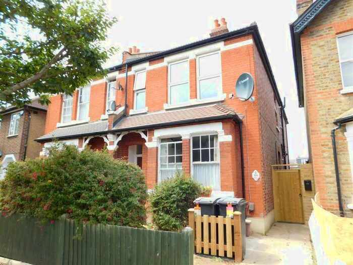 1 Bedroom Flat To Rent In Ellerton Road, Surbiton, KT6