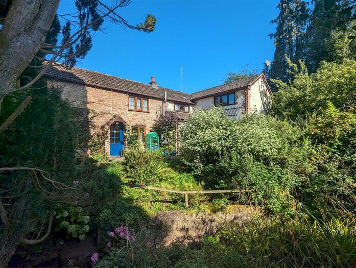 4 Bedroom Cottage For Sale In Cliffords Mesne, Newent, GL18