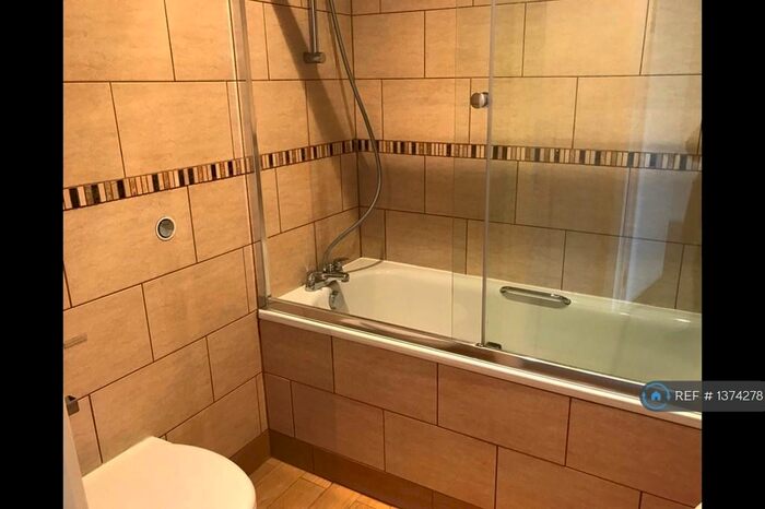 1 Bedroom Flat To Rent In Victoria Road, Ferndown, BH22
