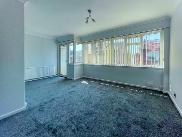 2 Bedroom Apartment To Rent In Bargates, Christchurch, Dorset, BH23