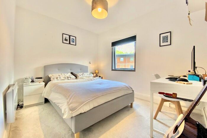 2 Bedroom Apartment To Rent In North Crescent, North Street, Leeds, LS2