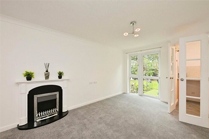 1 Bedroom Retirement Property For Sale In High Street, Hertfordshire, EN8