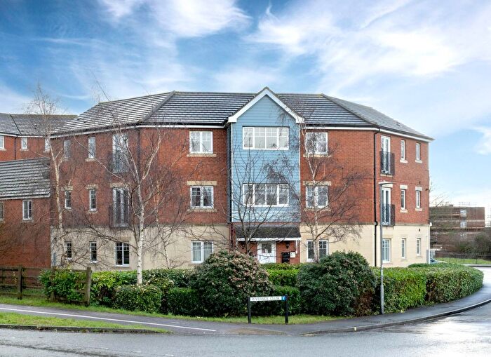 2 Bedroom Flat For Sale In Riverside Close, Bridgwater, TA6